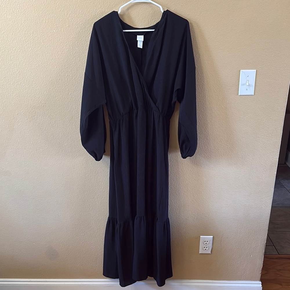 H&M Black Long Sleeve V-Neck Gown